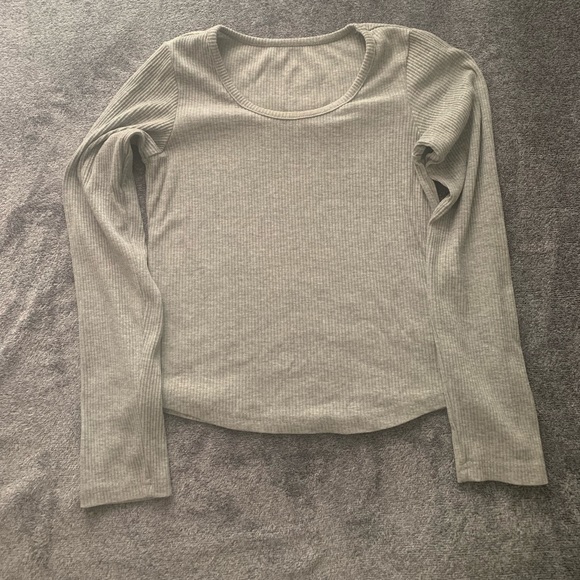 Fitted Grey Full Sleeve Crop Tee - Picture 1 of 3